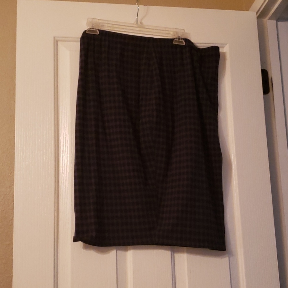 Stretchy Pencil Skirt